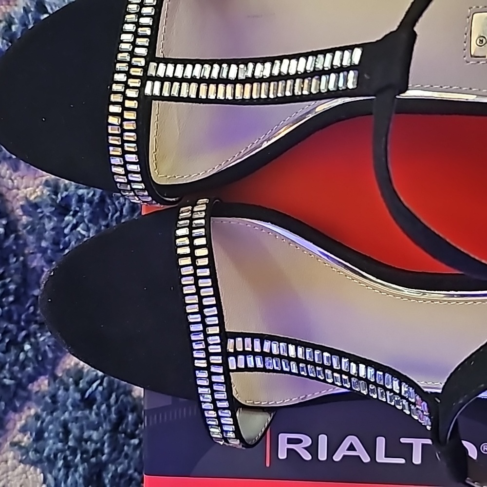 Shoes - Picture 8 of 10